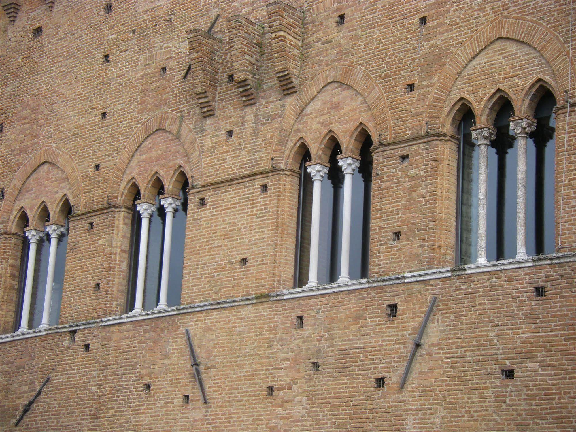 Albergo Cannon D'Oro Siena Exteriör bild