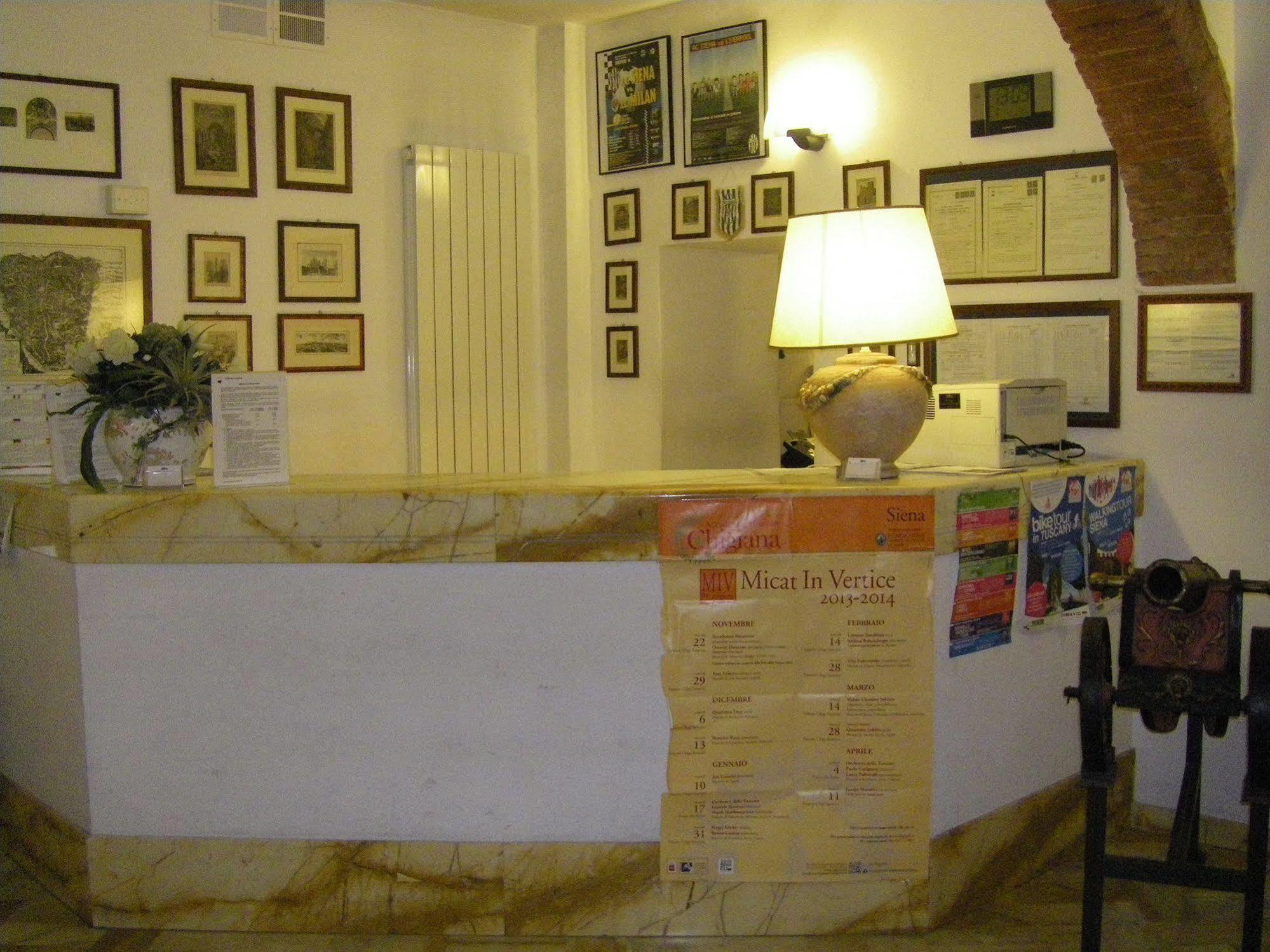 Albergo Cannon D'Oro Siena Exteriör bild
